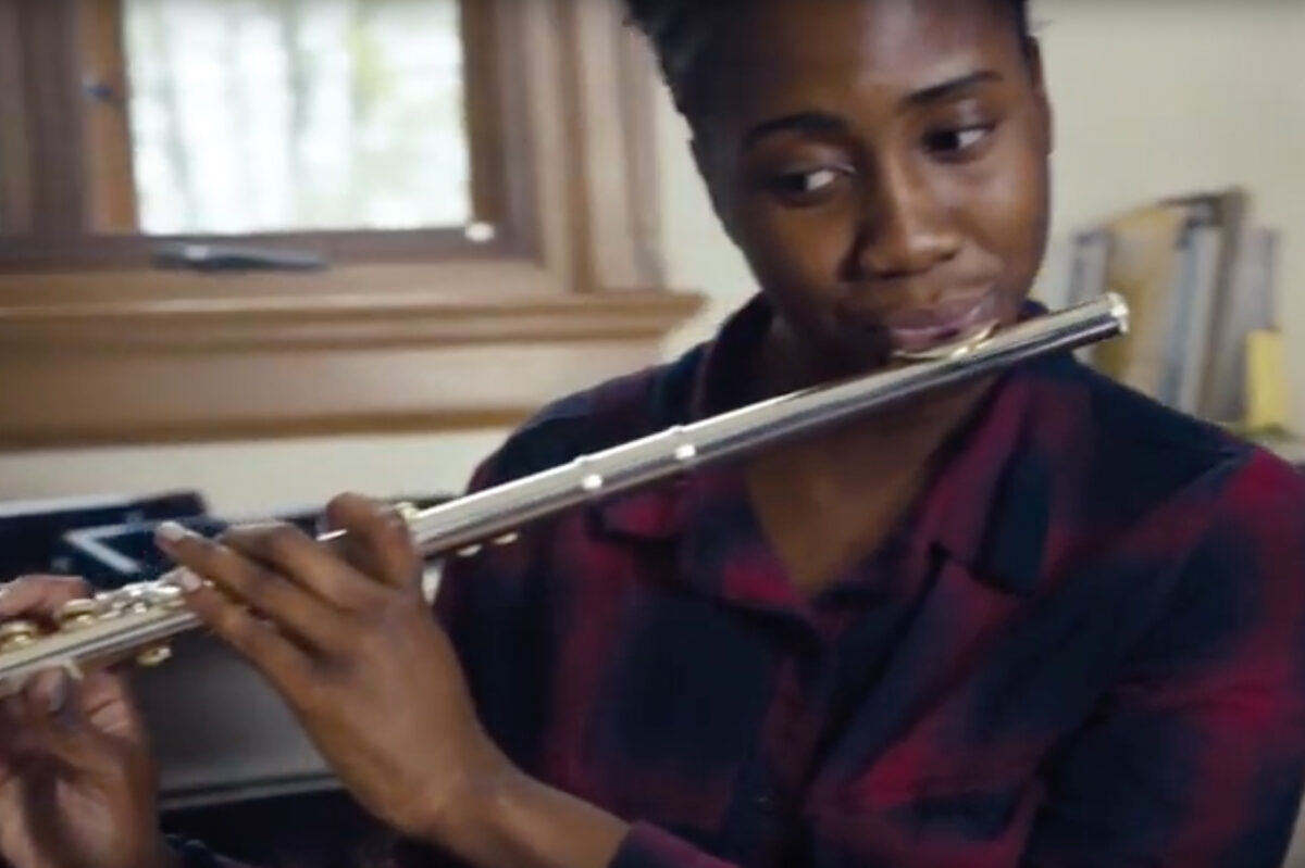 Music degree student Nitshelle - Full Size