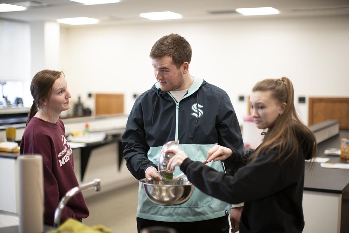 students in food science lab - Full Size